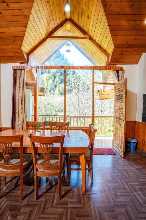 King Room with Mountain View room - Image 2