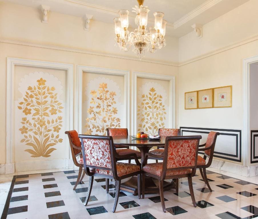 Luxury Suite With Two Way Airport Transfers room - Image 2