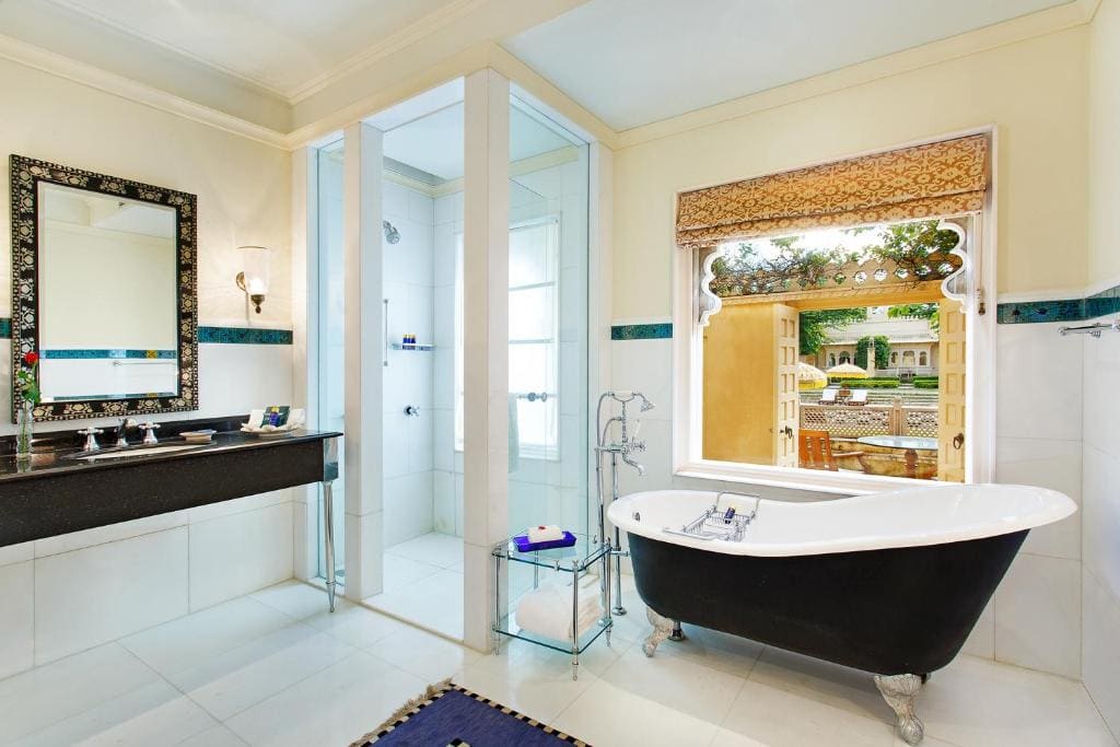 Premium Room with Pool View room - Image 1