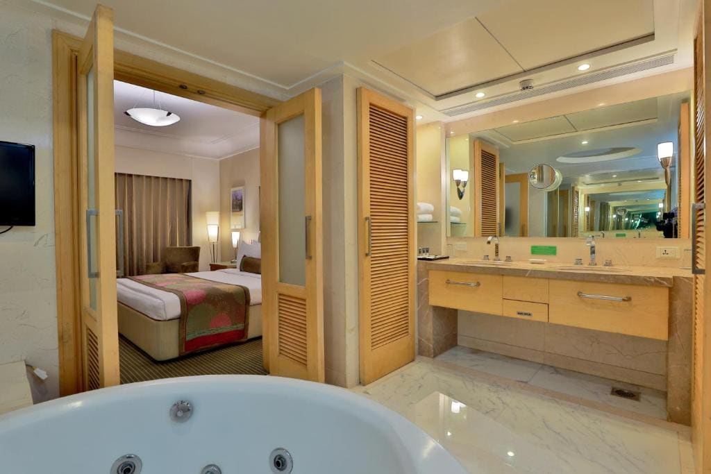 Superior Room room - Image 3