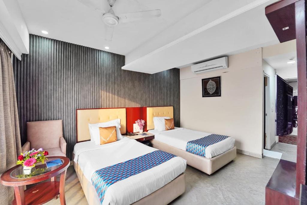 Deluxe King Room room - Image 2