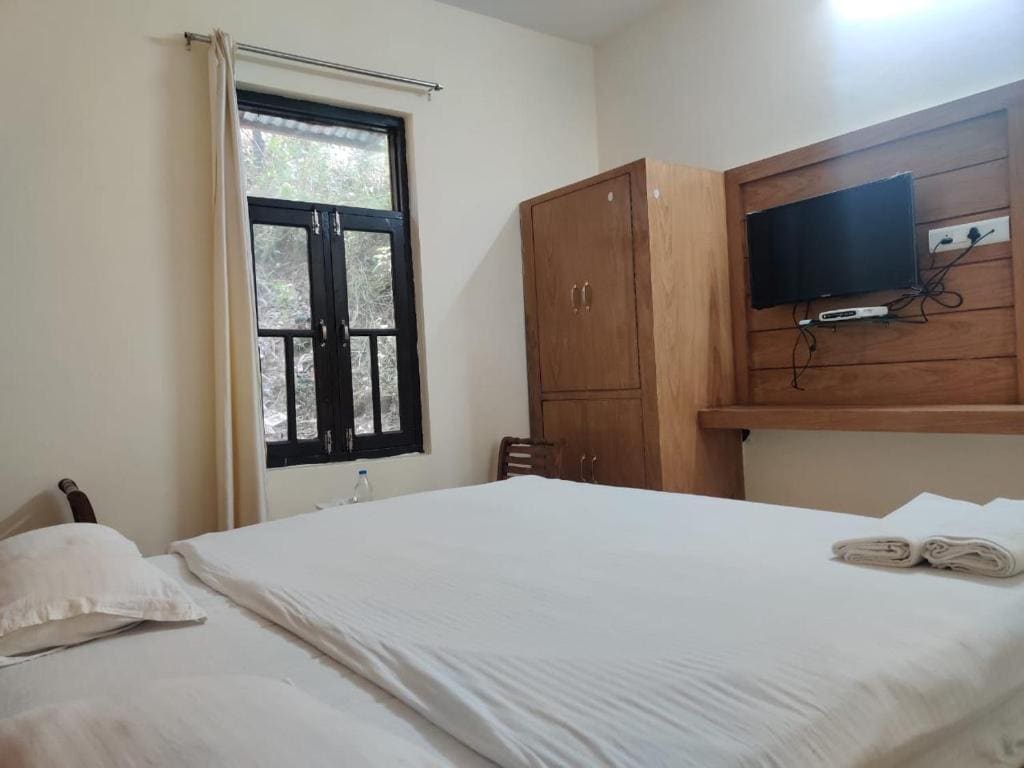 Premium Double Room room - Image 3