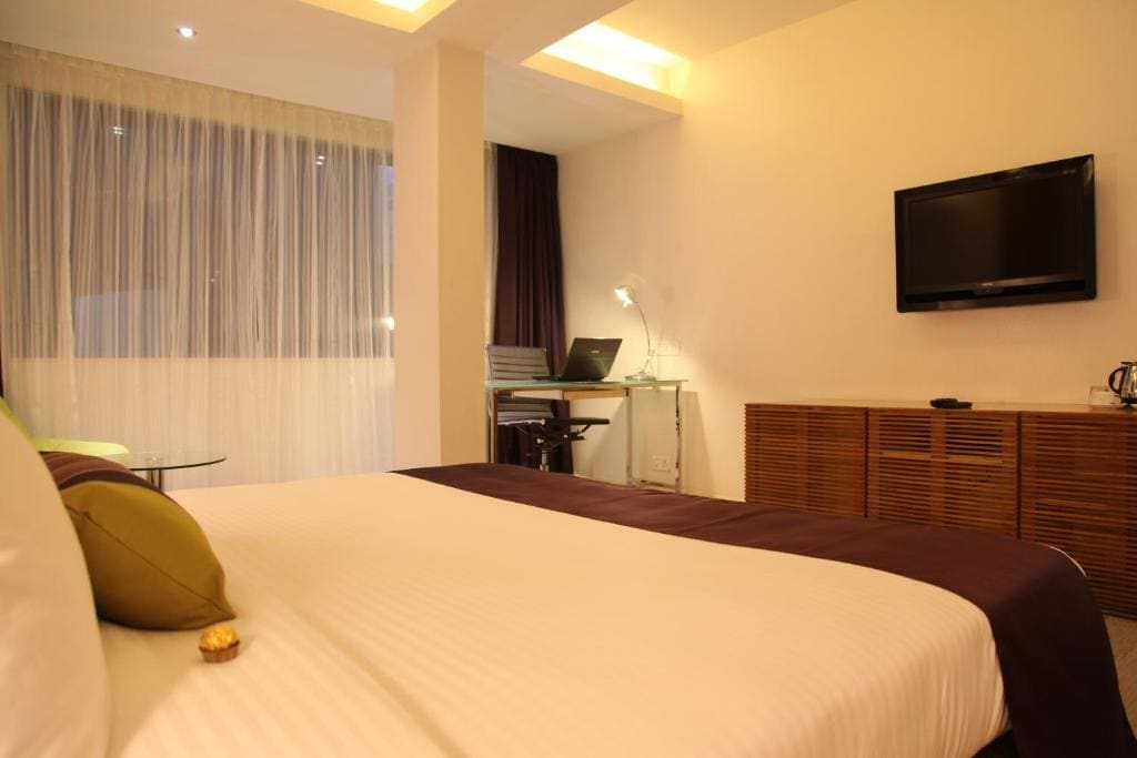 Room room - Image 2