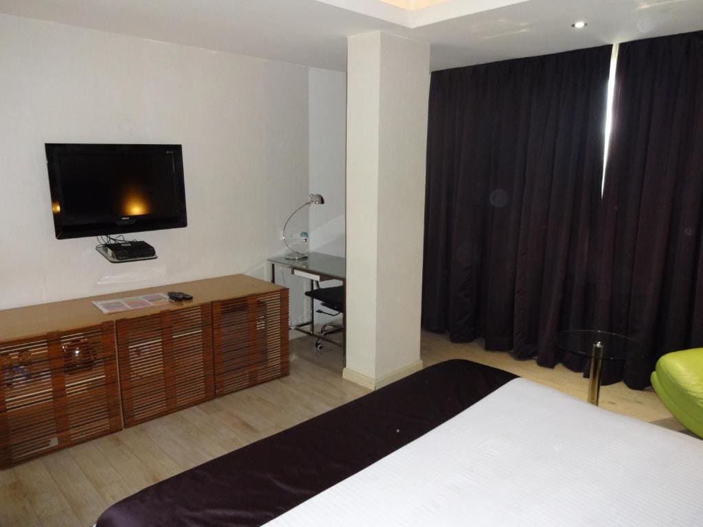 Room room - Image 3