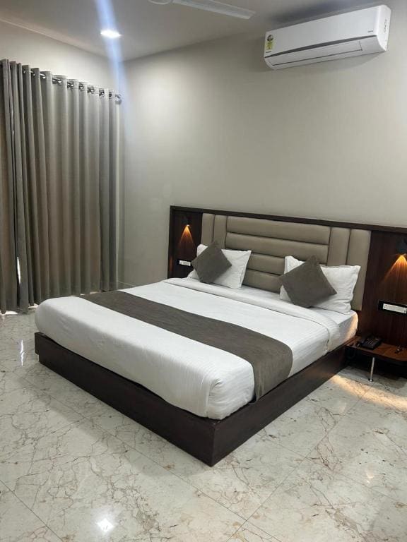 Deluxe Double Room room - Image 2