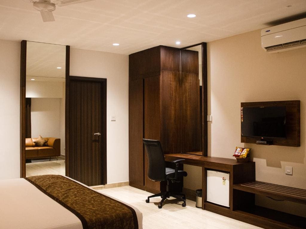 Superior King Room room - Image 1