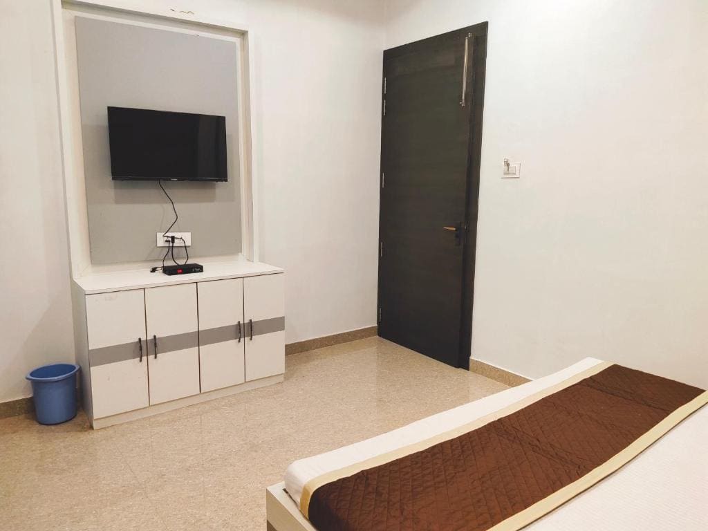 Deluxe Room room - Image 3
