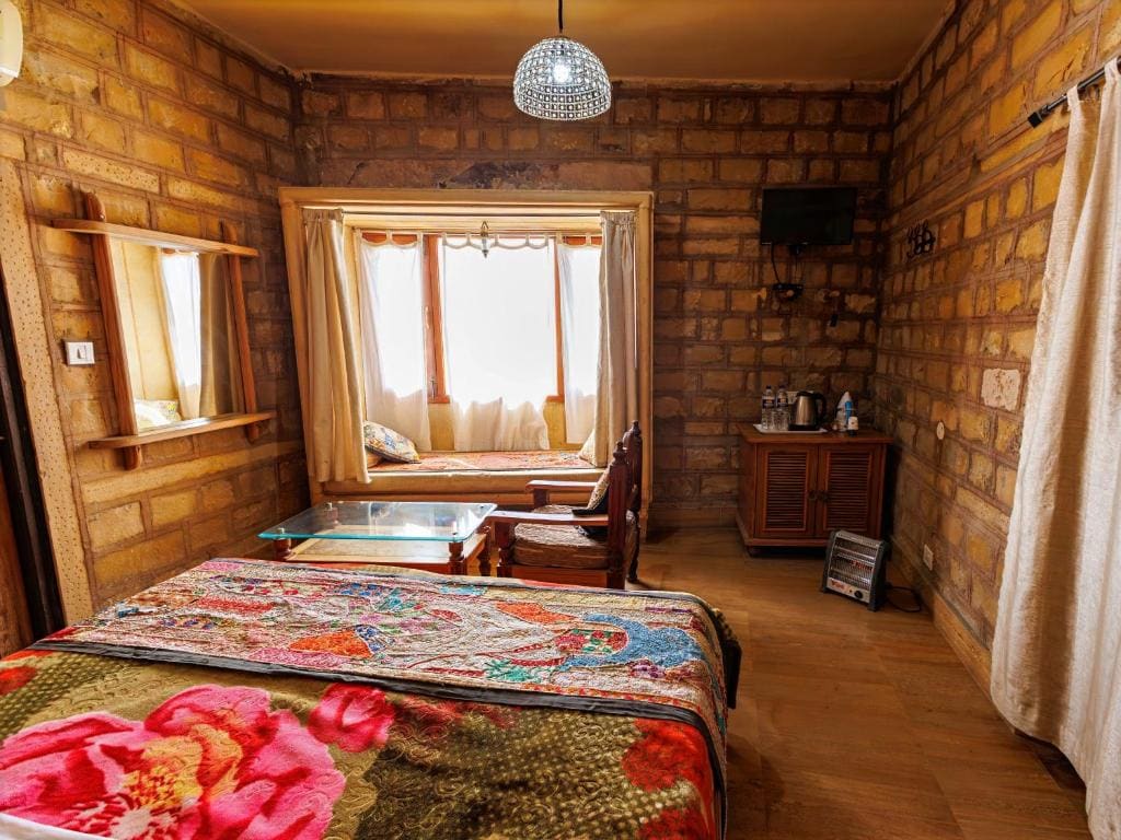 Deluxe Double Room with Castle View room - Image 3