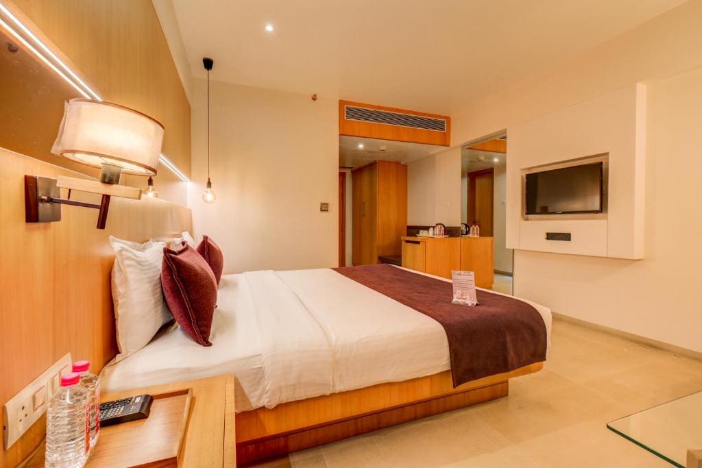 Premium Double or Twin Room room - Image 2