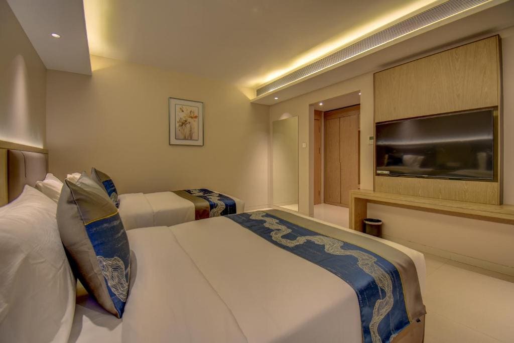 Superior Twin Room room - Image 3
