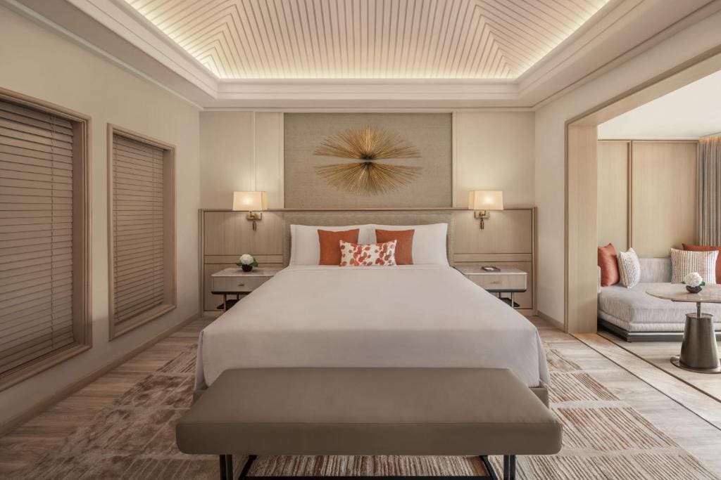 Conservatory Premier Room, 1 King, Lagoon View room - Image 1