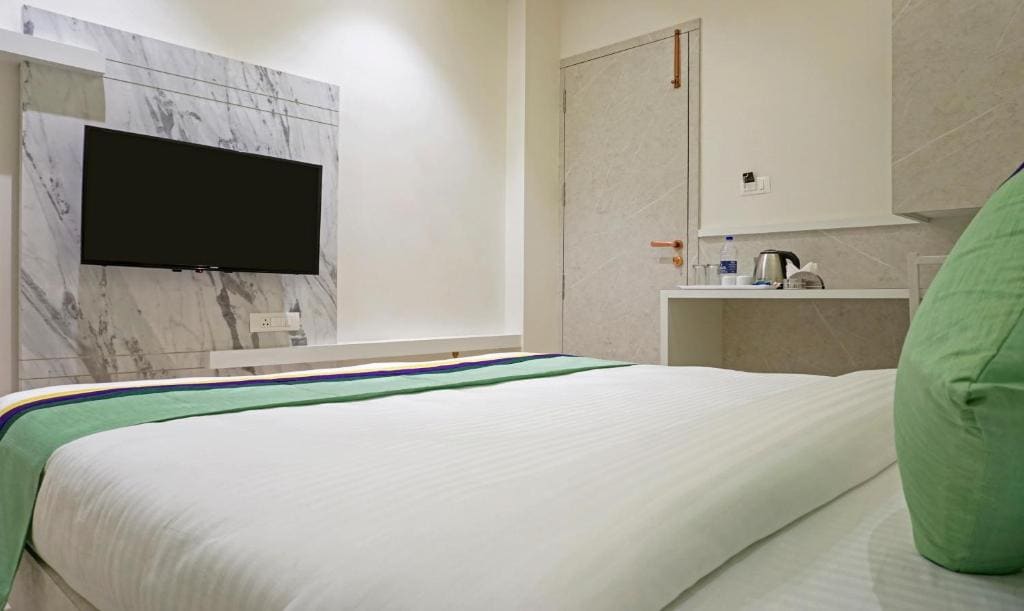 Deluxe Double Room room - Image 3