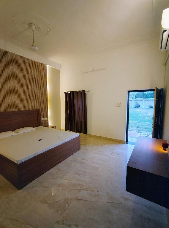 Double Room with Garden View room - Image 2