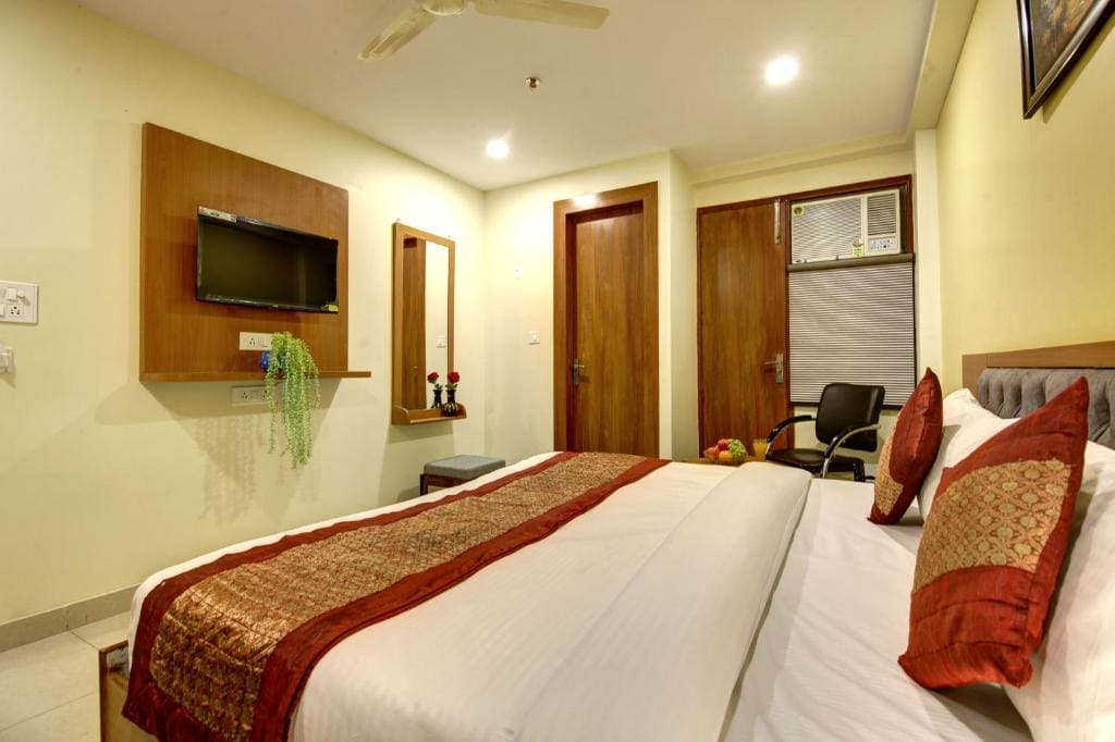 King Room with Balcony room - Image 3