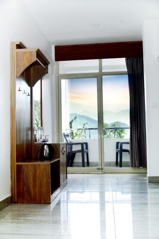 Superior Queen Room room - Image 2