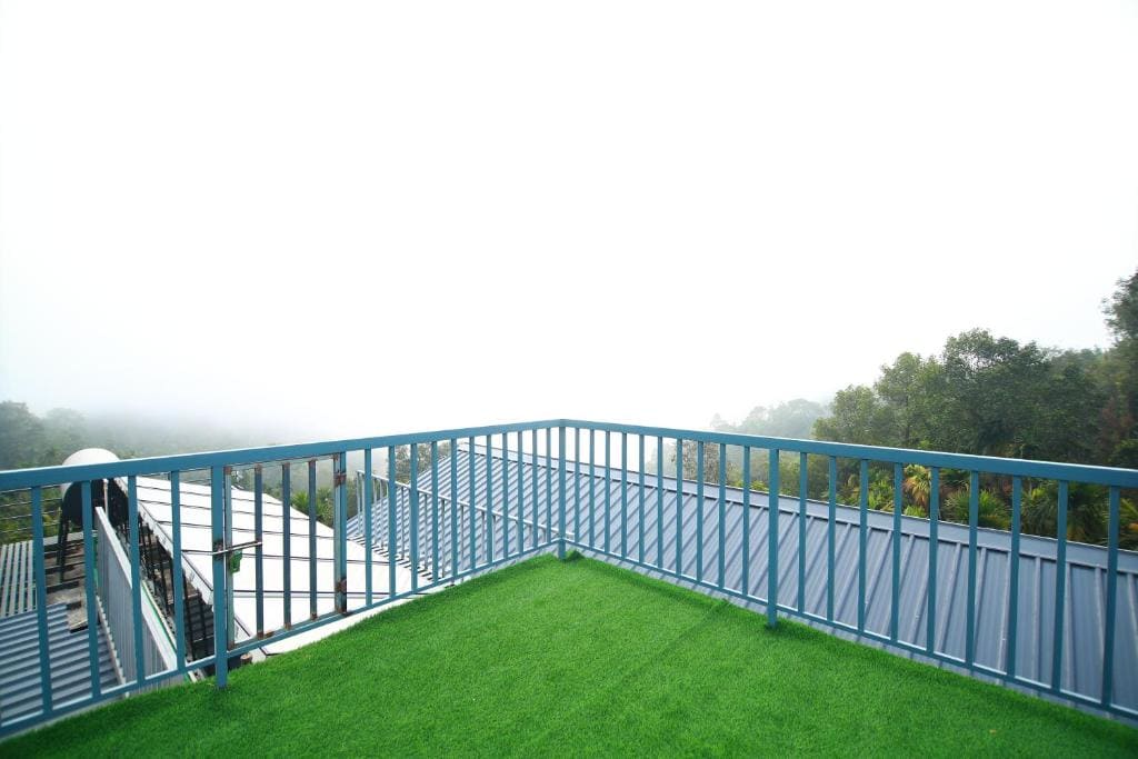 Deluxe Double Room with Balcony room - Image 3