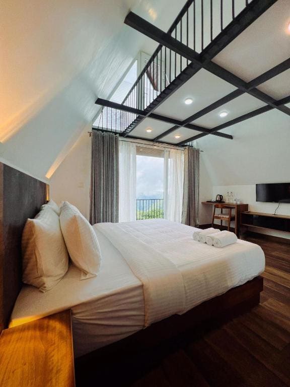 King Room with Mountain View room - Image 2