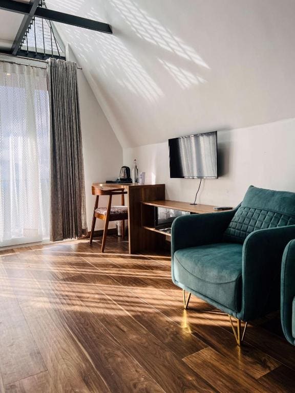 King Room with Mountain View room - Image 3