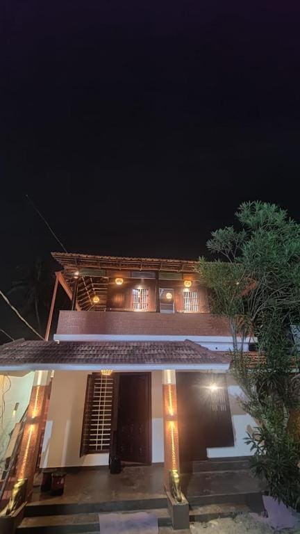 Deluxe Double Room with Balcony and Sea View room - Image 3