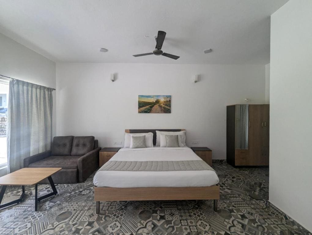 Estate Roon Two room - Image 3