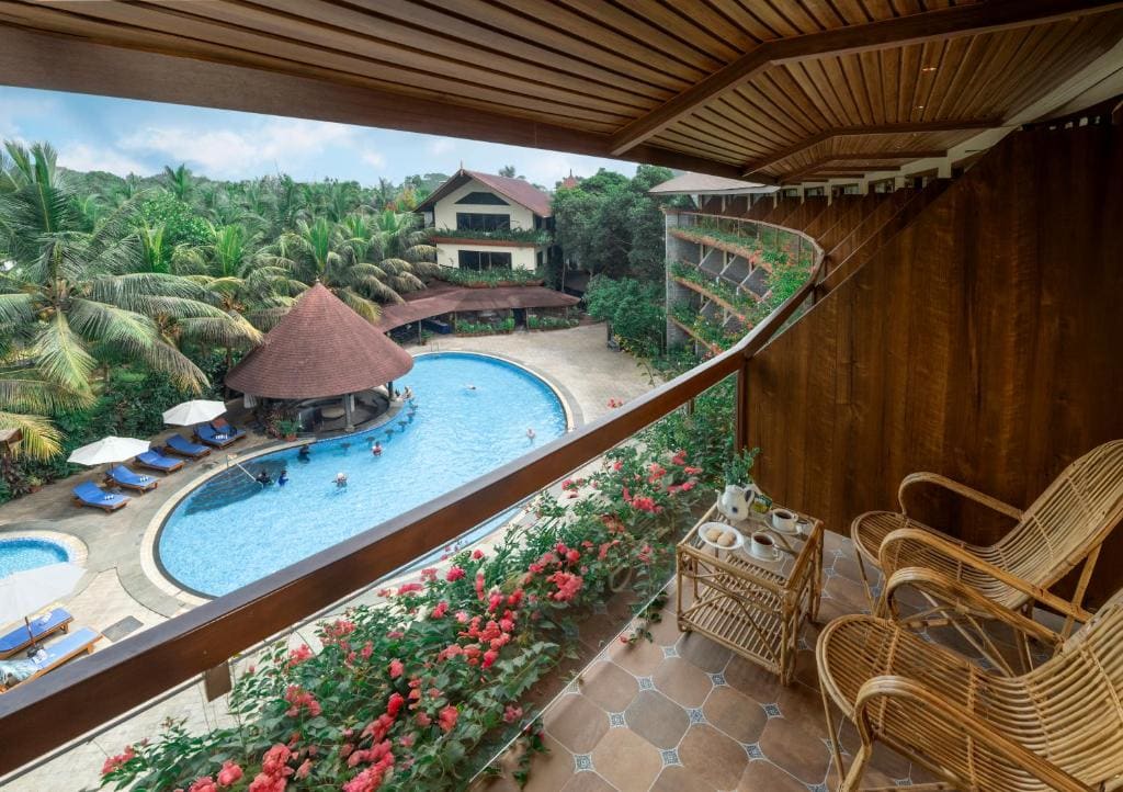 Deluxe Double Room with Balcony room - Image 2