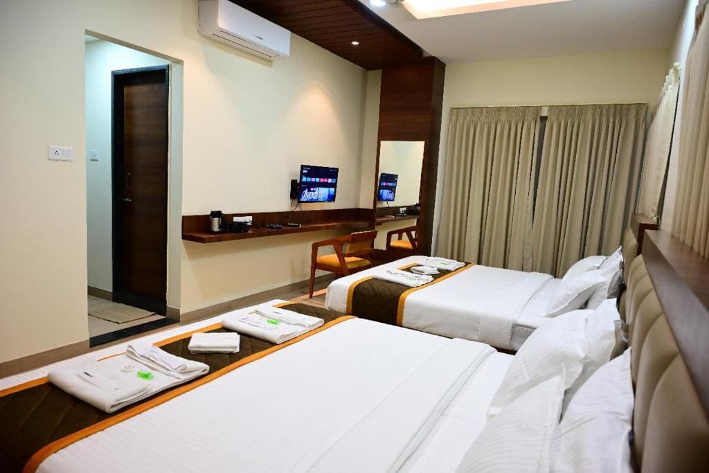 Deluxe Twin Room room - Image 3