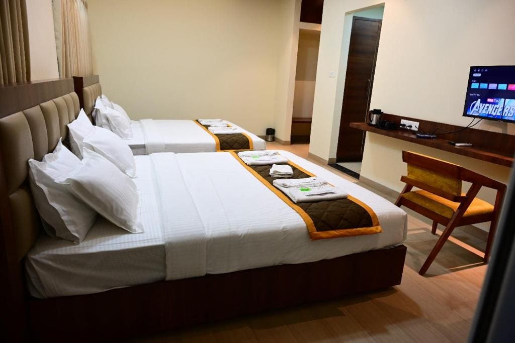 Deluxe Twin Room room - Image 1