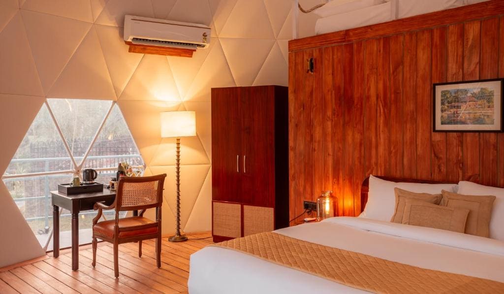 Deluxe King Room room - Image 1