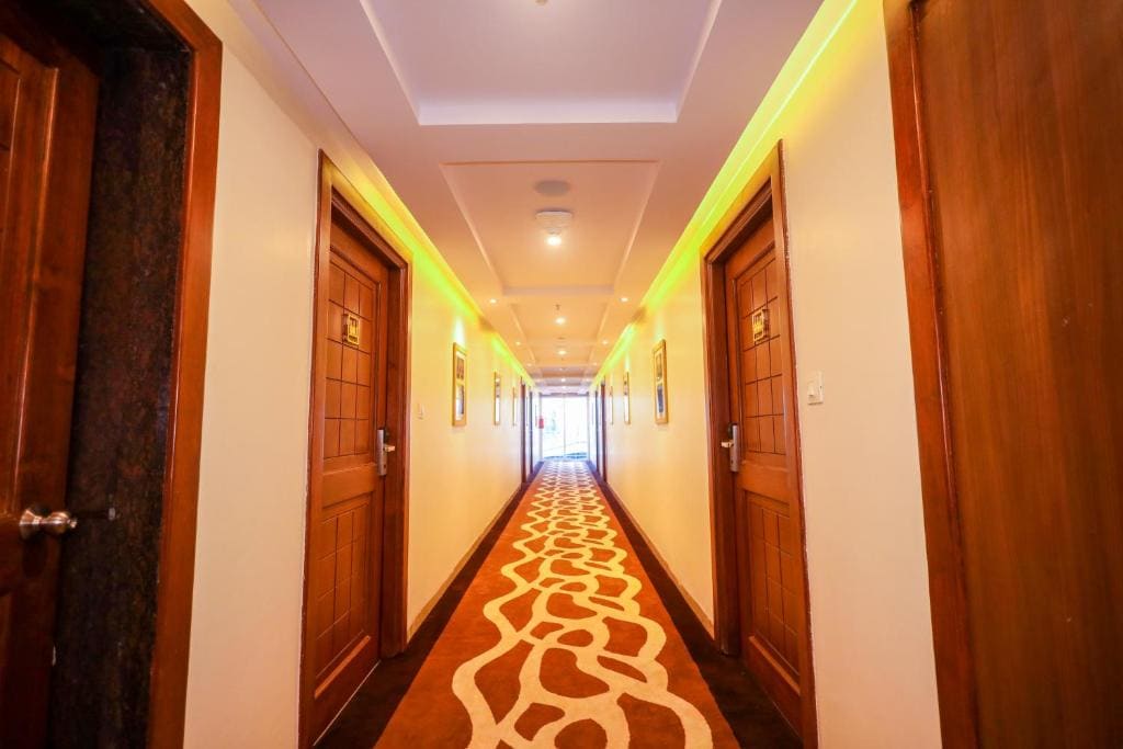 Luxury Room with Balcony room - Image 3