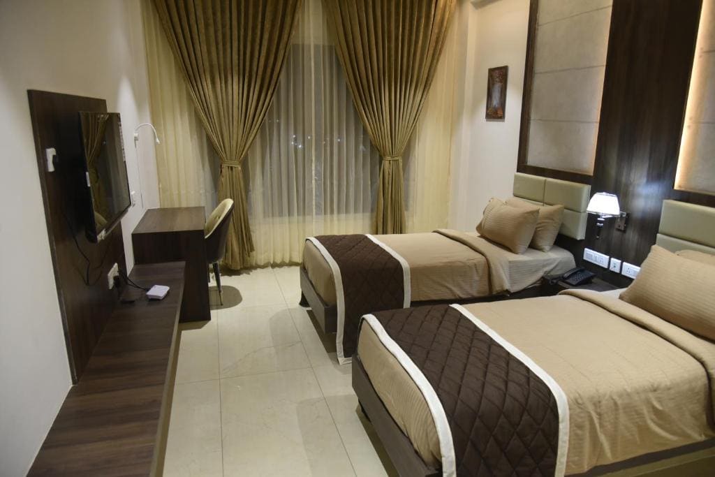 Deluxe Double Room with Two Double Beds room - Image 2