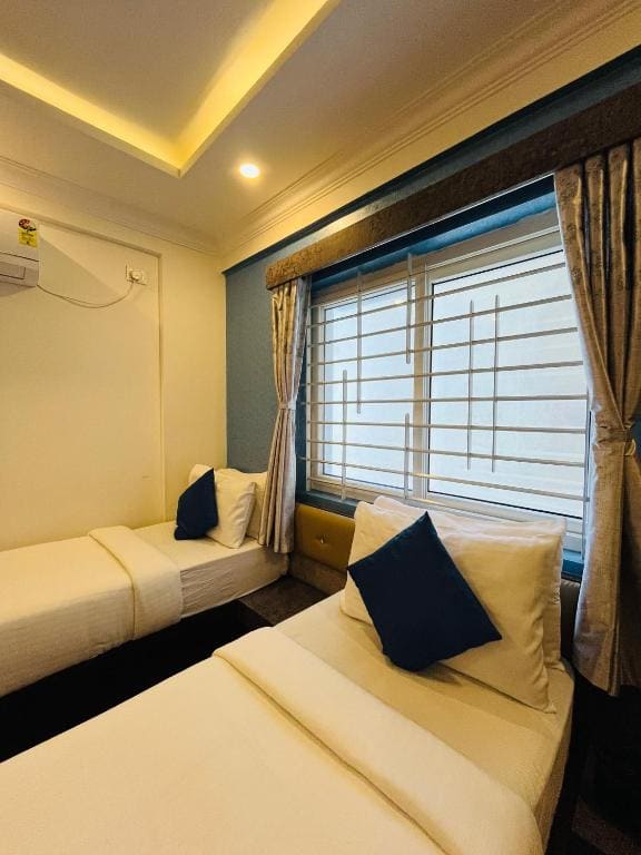 Budget Twin Room room - Image 2