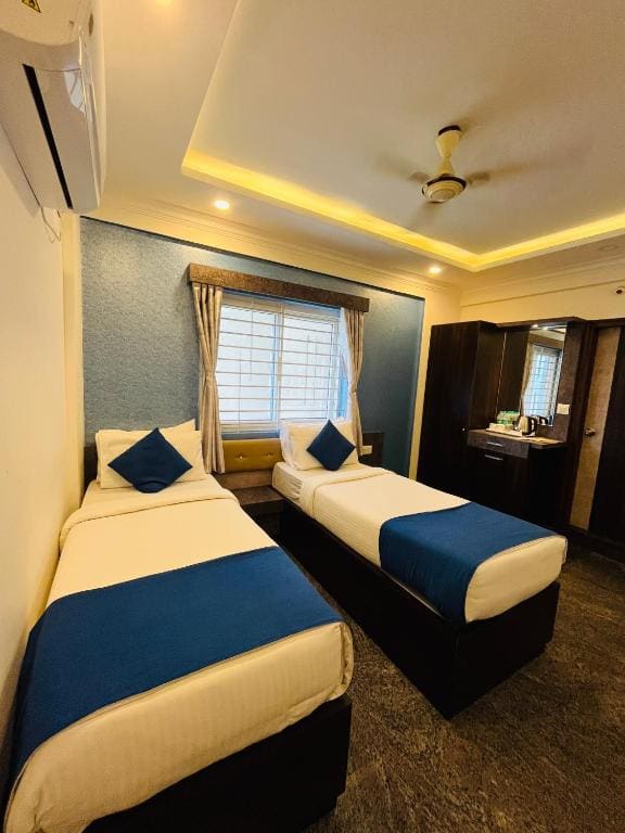 Budget Twin Room room - Image 3