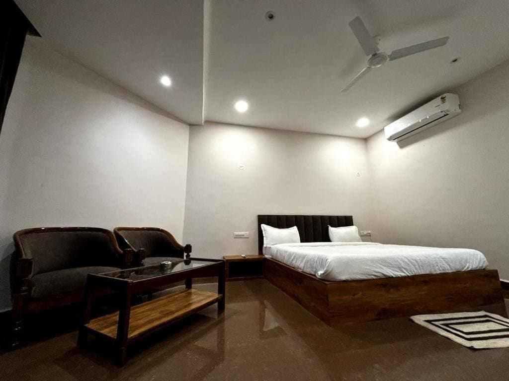 Superior King Room room - Image 3