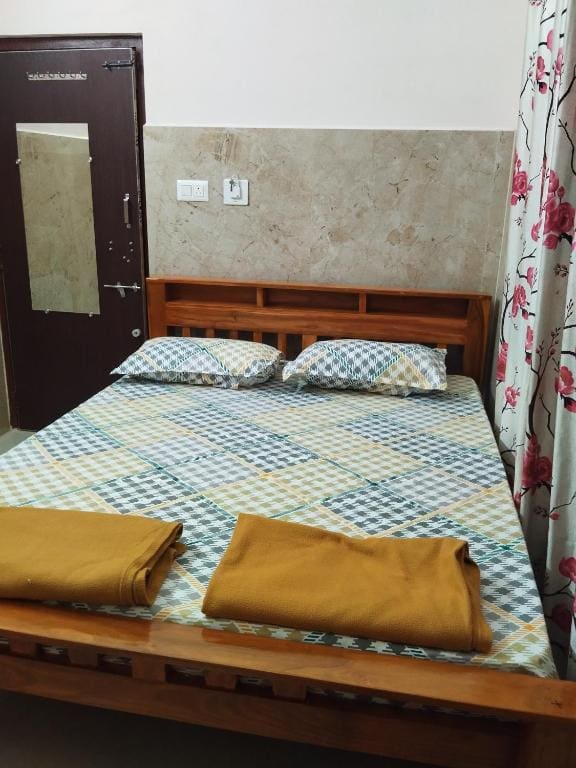 Double Room with Private Bathroom room - Image 1