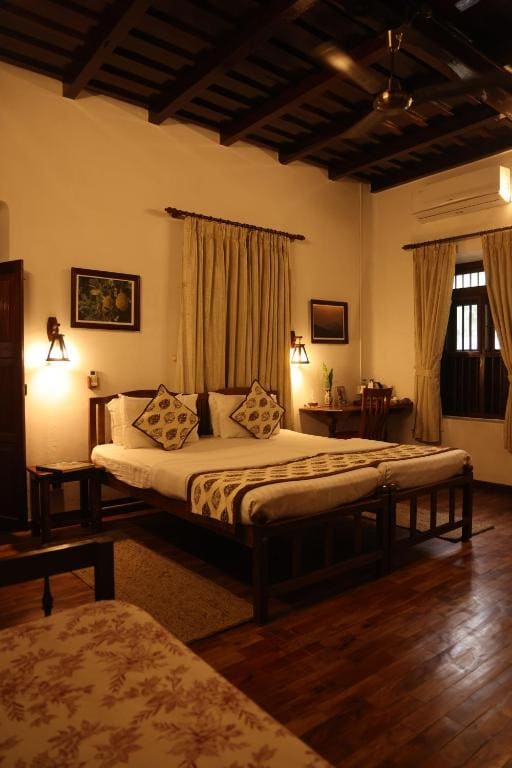 Deluxe Double or Twin Room room - Image 3