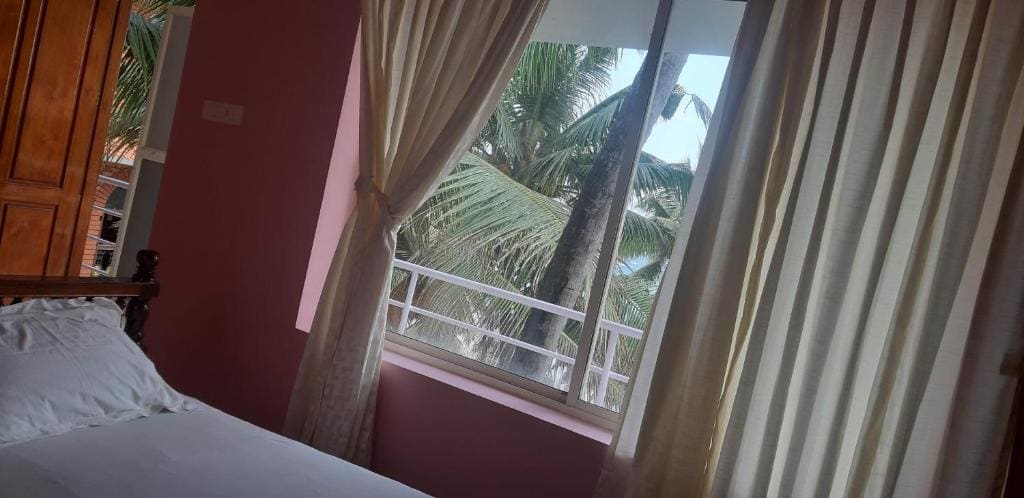 Double Room with Balcony room - Image 2