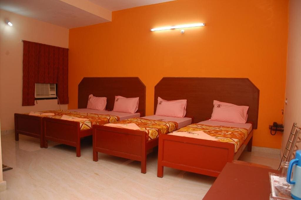 Deluxe Family Room room - Image 3