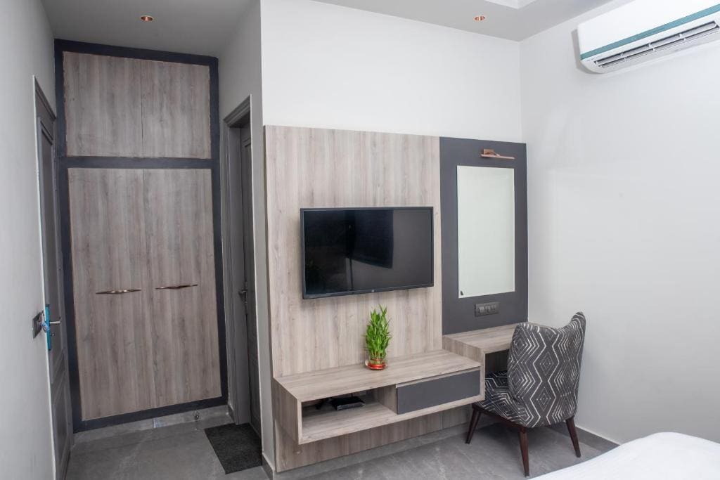 Large Double Room room - Image 3