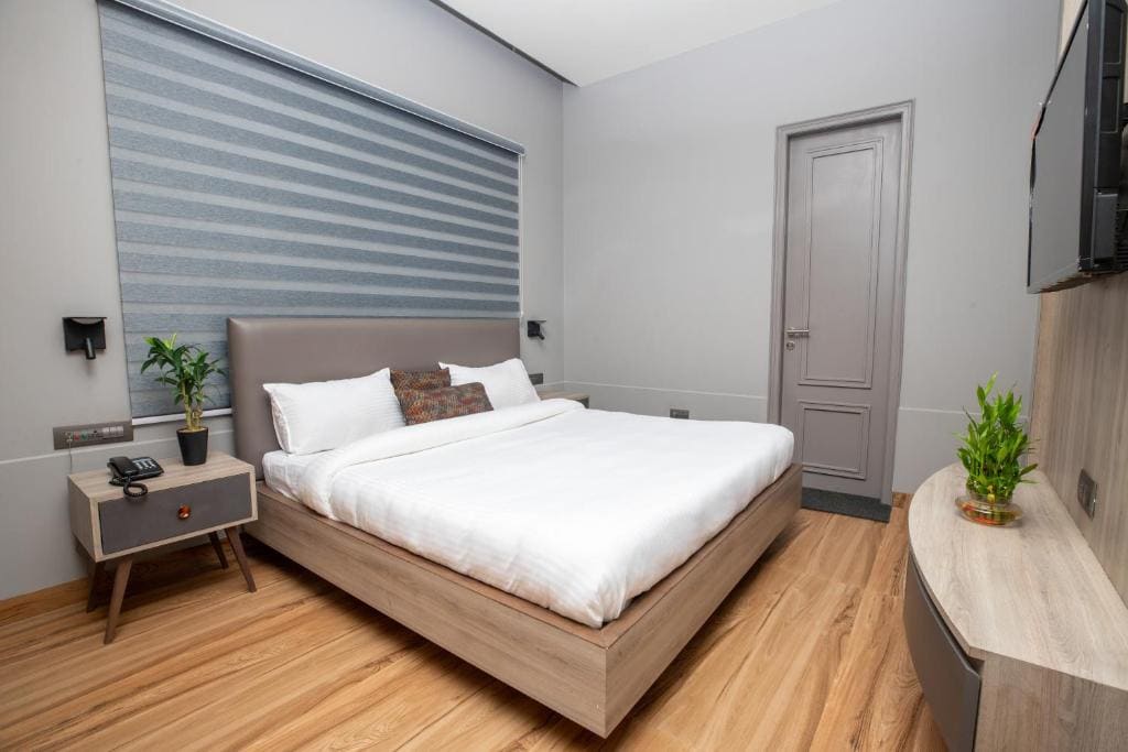 Deluxe Room room - Image 3