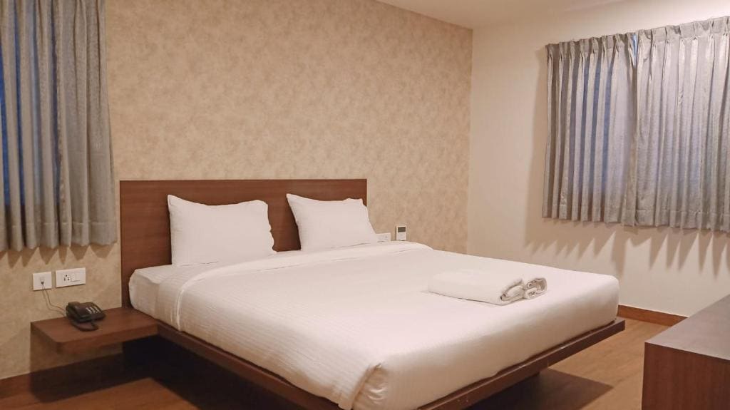 Small Double Room room - Image 1