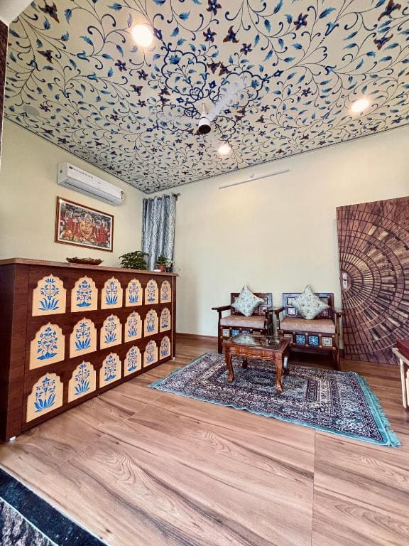 Deluxe Room room - Image 2
