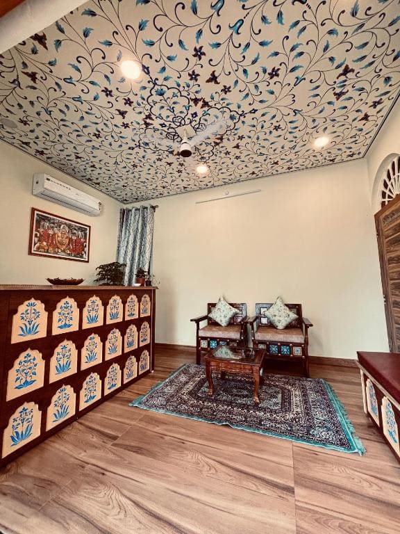 Deluxe Room room - Image 3