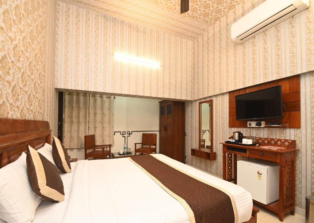 Deluxe Double Room- room - Image 1
