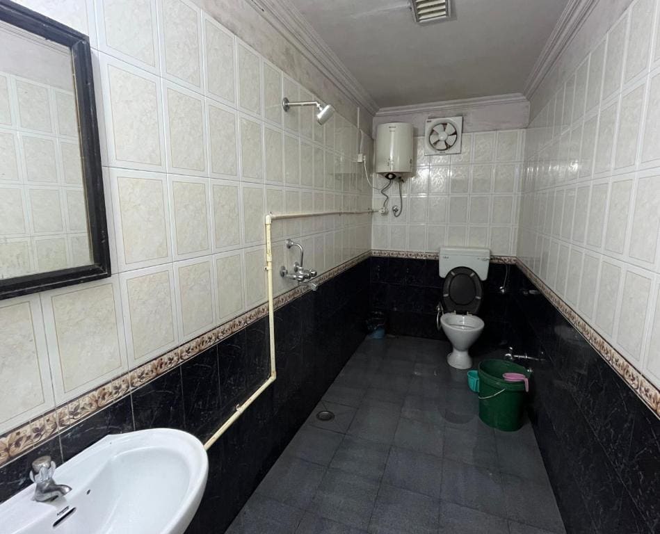 Double Room with Shared Bathroom room - Image 1