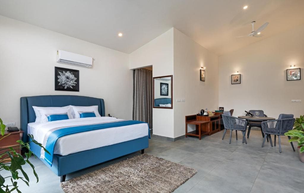 Villa with Private Pool room - Image 2