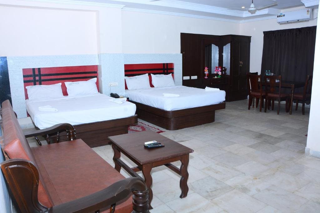 Quadruple Room room - Image 3