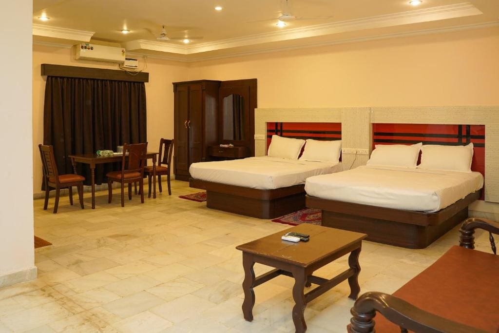 Quadruple Room room - Image 1