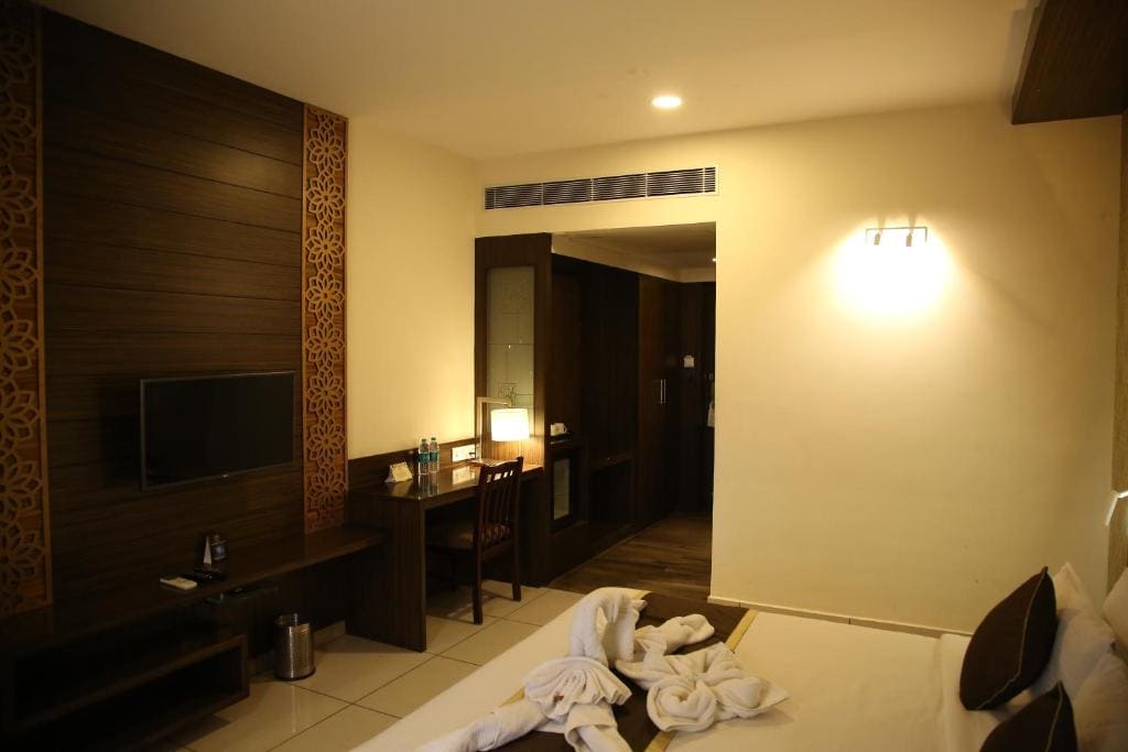 Deluxe Double or Twin Room room - Image 3