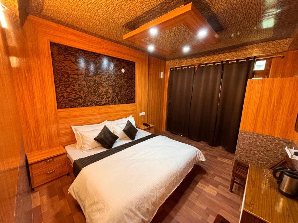 Deluxe Double Room room - Image 3