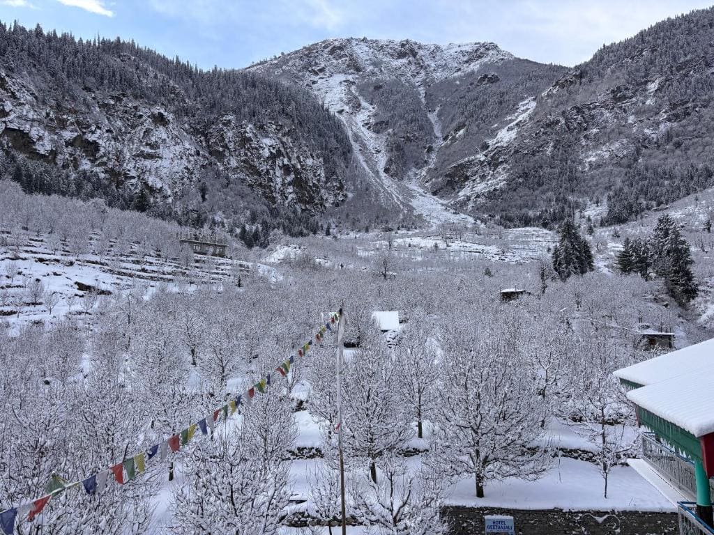Double Room with Mountain View room - Image 1